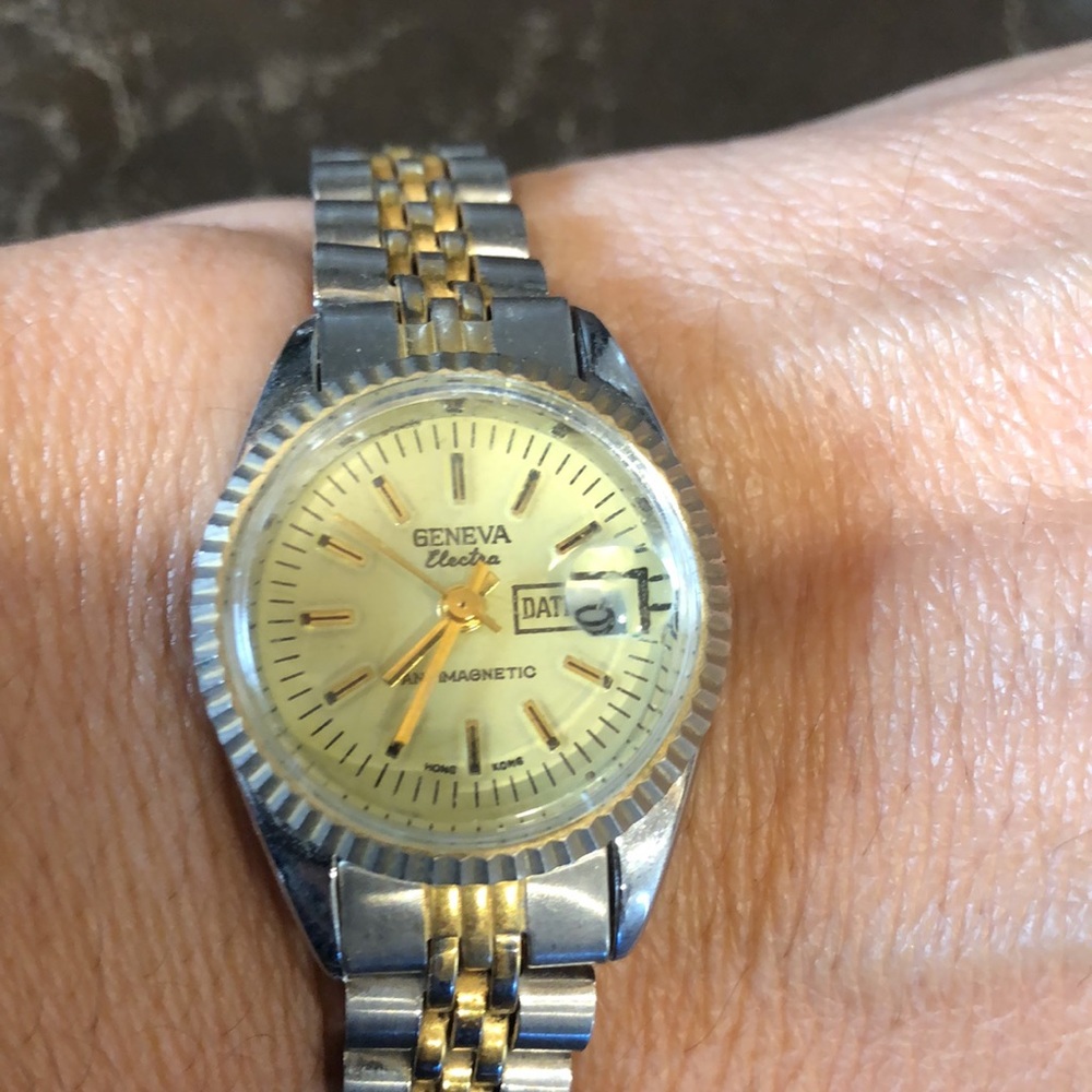 Geneva Ladies Quartz Day/Date Watch with Jewel Swiss Quartz Movement